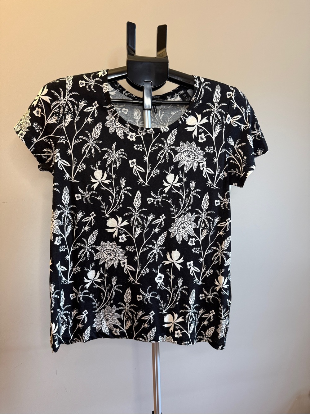 Scotch & Soda Black Short-Sleeve Tee with White Floral Print